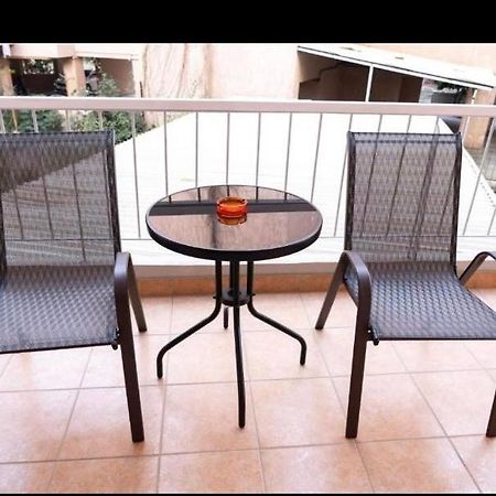 Central Appartment 2 With Parking Larissa Bagian luar foto