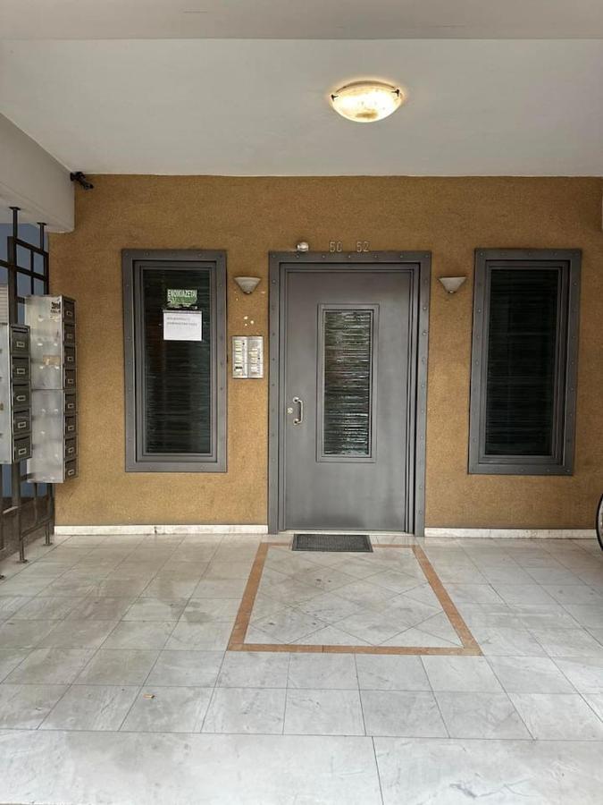 Central Appartment 2 With Parking Larissa Bagian luar foto