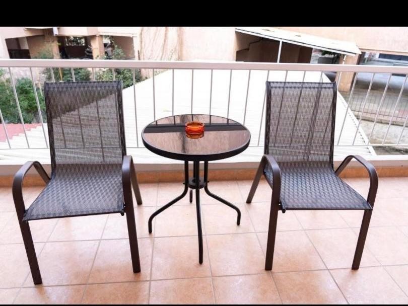 Central Appartment 2 With Parking Larissa Bagian luar foto