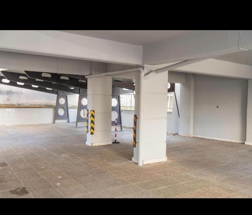 Central Appartment 2 With Parking Larissa Bagian luar foto