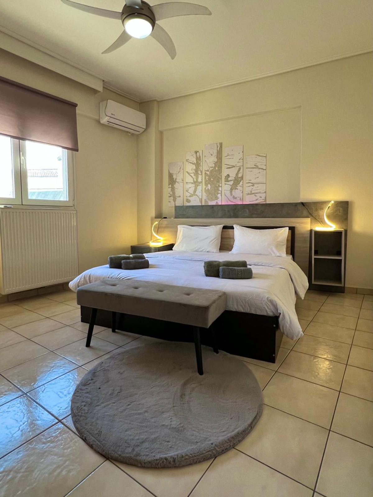Central Appartment 2 With Parking Larissa Bagian luar foto
