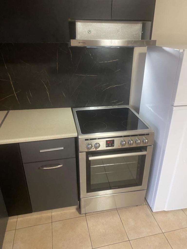 Central Appartment 2 With Parking Larissa Bagian luar foto
